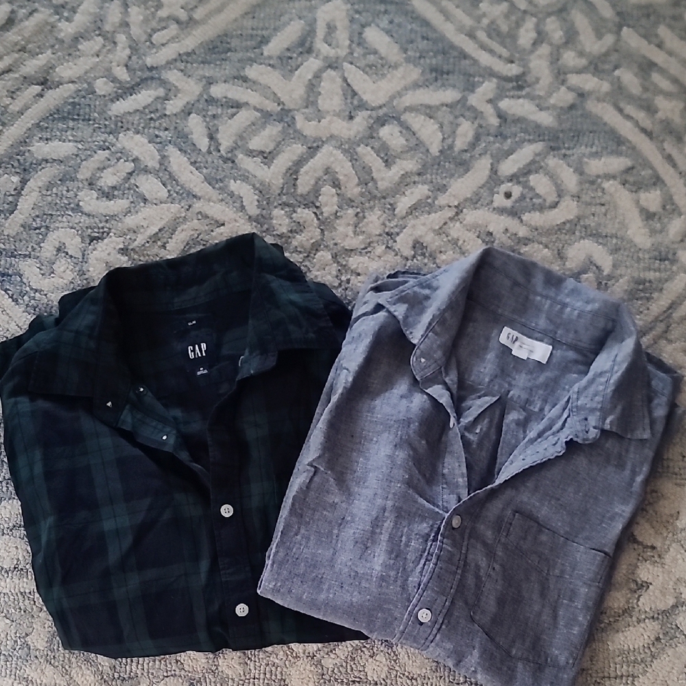 GAP Men's Dark Green Plaid and Light Blue Casual Shirts
